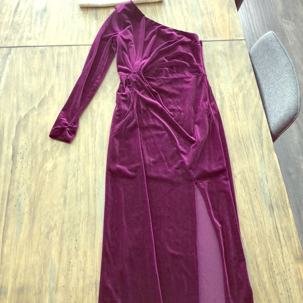 Elegant velour one shoulder maxi